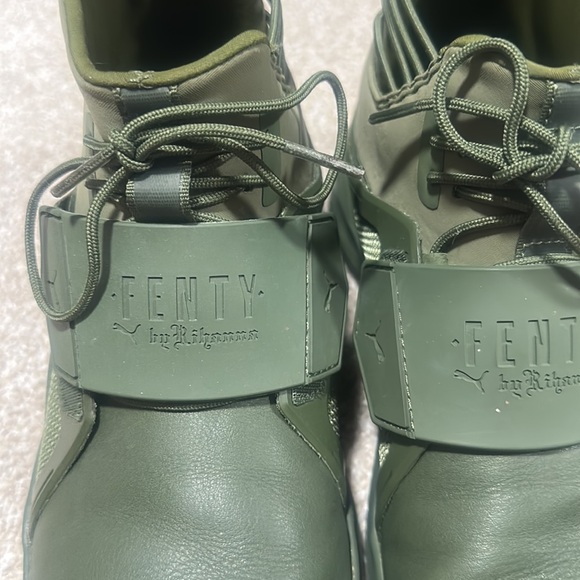 Like new - Picture 2 of 5